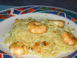 Spaghettis aux crevettes et au curry